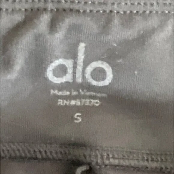 ALO YOGA Airbrush High Waist Flutter Leggings Black Sz S EUC - Picture 5 of 5